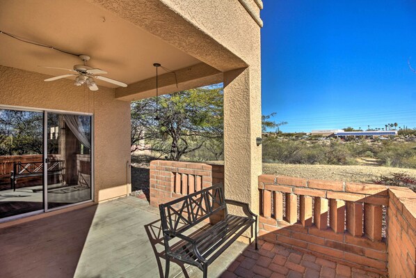 Apartment (2 Bedrooms) | Interior - Tranquil Green Valley Townhome w/ Mtn Views! (Green Valley)