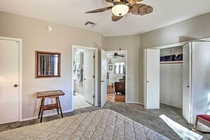 Apartment (2 Bedrooms) | Interior - Tranquil Green Valley Townhome w/ Mtn Views! (Green Valley)