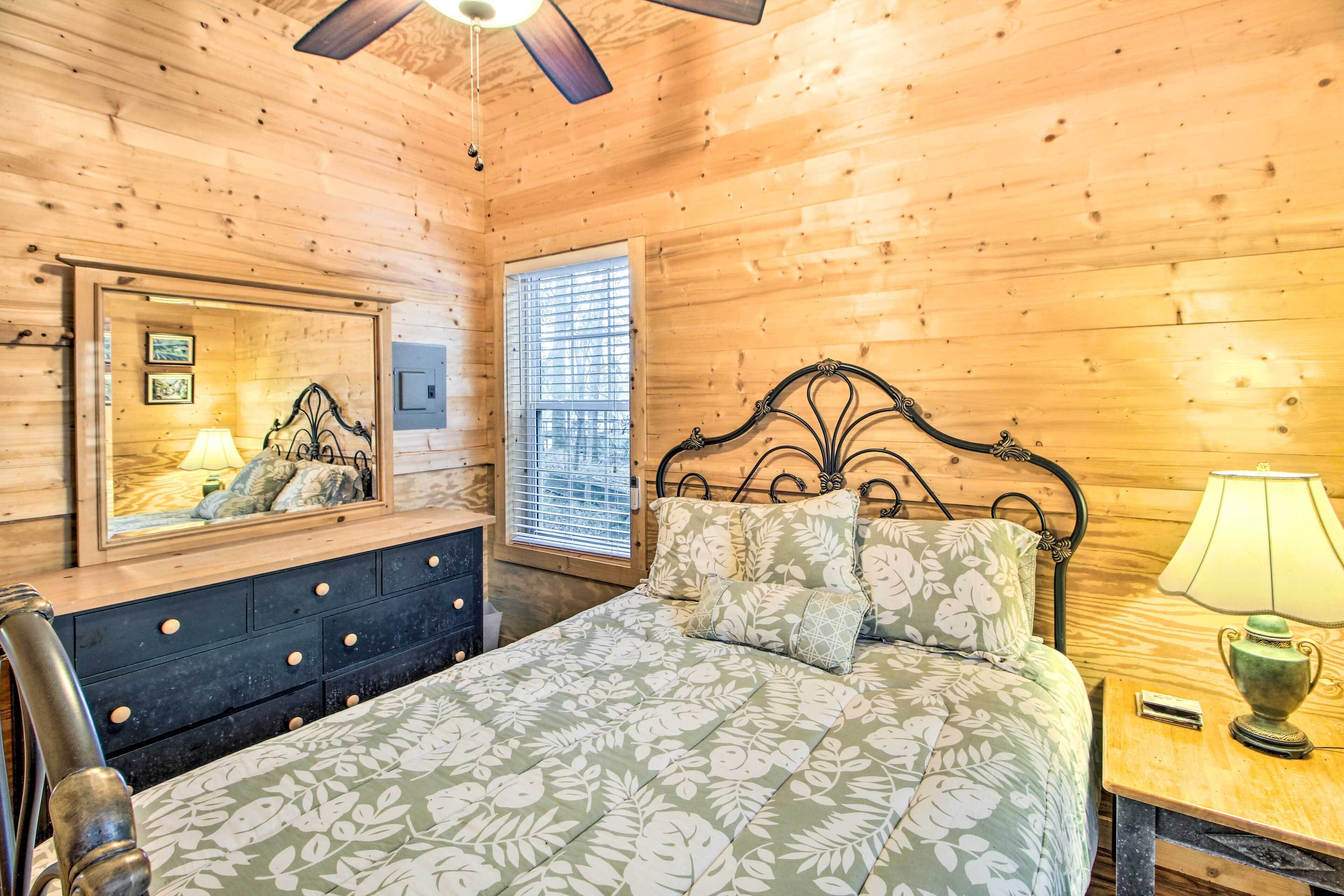 House (2 Bedrooms) | Interior