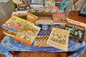 Apartment (3 Bedrooms) | Interior - Springfield Apt w/ Deck + Central Location! (Springfield)