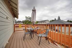 Apartment (3 Bedrooms) | Interior - 4 Mi to UO! Convenient Springfield Apt w/ Deck (Springfield)