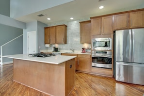 House (3 Bedrooms) | Interior - Spacious Eado Getaway < 1 Mi to Toyota Center! (Houston)