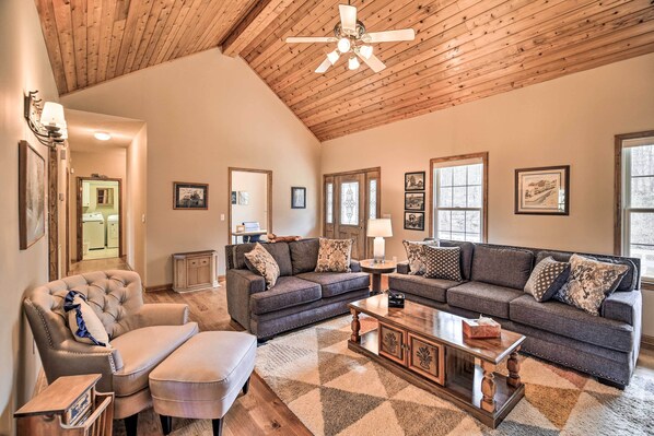 House (3 Bedrooms) | Interior - Pet-friendly Abingdon Abode w/ Yard & Grill! (Abingdon)