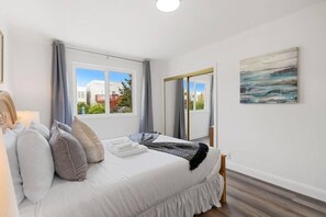 Deluxe House | 2 bedrooms, iron/ironing board, free WiFi, bed sheets