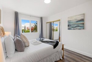 Deluxe House | 2 bedrooms, iron/ironing board, free WiFi, bed sheets