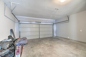 Interior - Pet-friendly Houston Townhome w/ Fenced Yard (Houston)