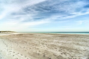 Apartment (2 Bedrooms) | Interior - Remodeled Redington Shores Gem on the Beach! (Redington Shores)