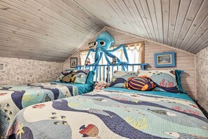 4 bedrooms, iron/ironing board, free cribs/infant beds, bed sheets - Spacious Sooner Star Beach House: Steps to Beach! (Port Bolivar)