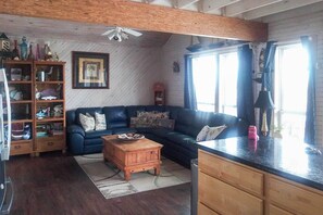 TV, books - Spacious Sooner Star Beach House: Steps to Beach! (Port Bolivar)