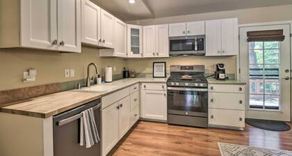 Patio, Fenced Yard: Pet-friendly Pinetop Cabin!