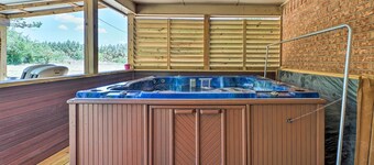 Private Hot Tub & Yard: Secluded Broken Bow Home!