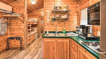 House (1 Bedroom) | Interior