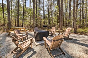 House (1 Bedroom) | Interior - Family-friendly Cabin ~ 5 Mi to Dtwn New Bern (New Bern)