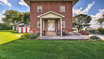 Apartment (2 Bedrooms) | Front of property