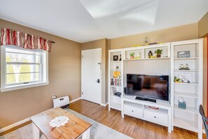 Apartment (2 Bedrooms) | Interior - 'schoolhouse Haven' in Gap: Communal Grill & Patio (Gap)