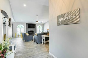 House (3 Bedrooms) | Interior