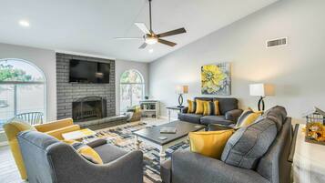 House (3 Bedrooms) | Interior