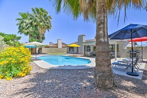 House (3 Bedrooms) | Interior - Pool & Putting Green: Scottsdale Family Escape (Scottsdale)