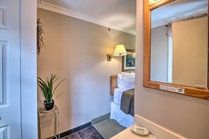 Apartment (0 Bedroom) | Interior