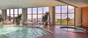 < 4 Mi to Sugar Mtn Resort: Condo w/ Indoor Pool!