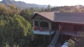 Rumah (3 Bedrooms) | Bagian depan properti