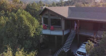 'elkwood Lodge' Cabin w/ Hot Tub in Star Valley!