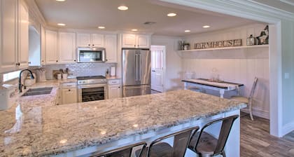 Walk to Downtown: Gilbert Home w/ Fire Pit!