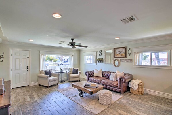 House (2 Bedrooms) | Interior