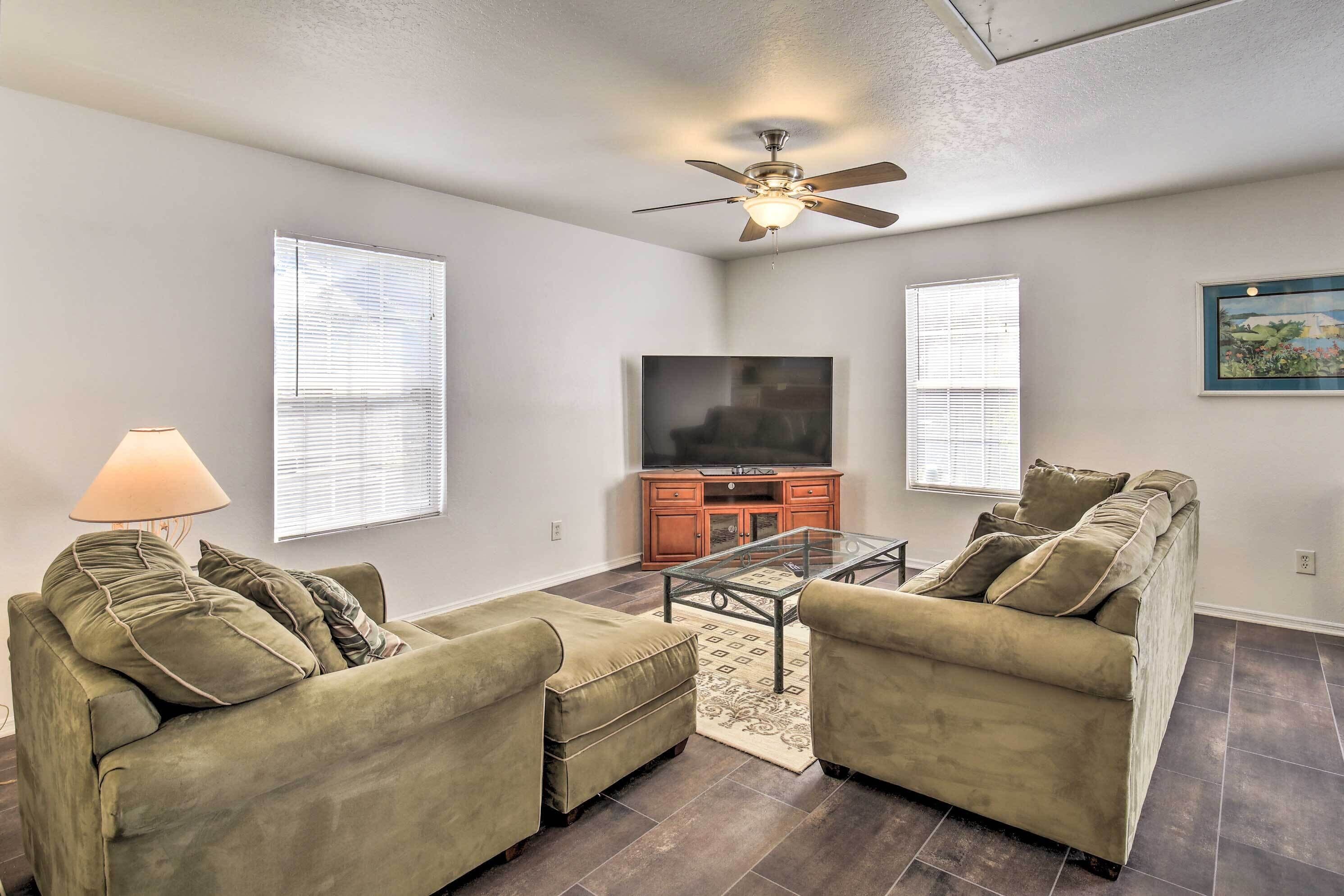 House (4 Bedrooms) | Front of property