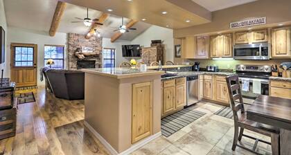 Pinetop Escape: Charming Mountain Condo w/ Balcony