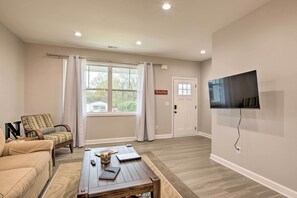 Interior - Greenville House w/ Covered Patio, 2 Mi to Dtwn! (Greenville)