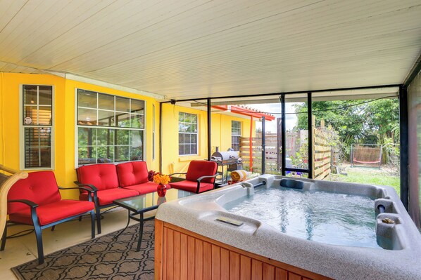 House (2 Bedrooms) | Interior - North Port Garden Home: Florida Room, Lanai! (North Port)