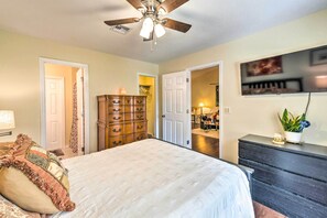 House (2 Bedrooms) | Interior - North Port Garden Home: Florida Room, Lanai! (North Port)