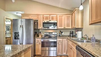 House (2 Bedrooms) | Interior