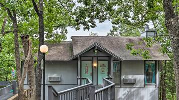 House (3 Bedrooms) | Exterior