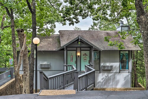 < 1 Mi to Lake! Osage Beach Home w/ Furnished Deck