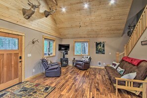 Interior - Secluded Ashford Getaway w/ Fire Pit + Grill! (Mineral)