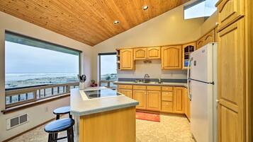 Apartment (0 Bedroom) | Interior