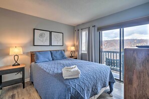 Apartment (2 Bedrooms) | Interior - Mountaintop Gatlinburg Condo w/ Community Pool (Gatlinburg)