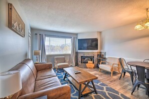 Apartment (2 Bedrooms) | Interior - Mountaintop Gatlinburg Condo w/ Community Pool (Gatlinburg)