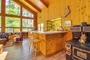 House (4 Bedrooms) | Private kitchen | Paper towels - Pinetop Cabin w/ Golf Course Patio on 8th Green! (Pinetop)