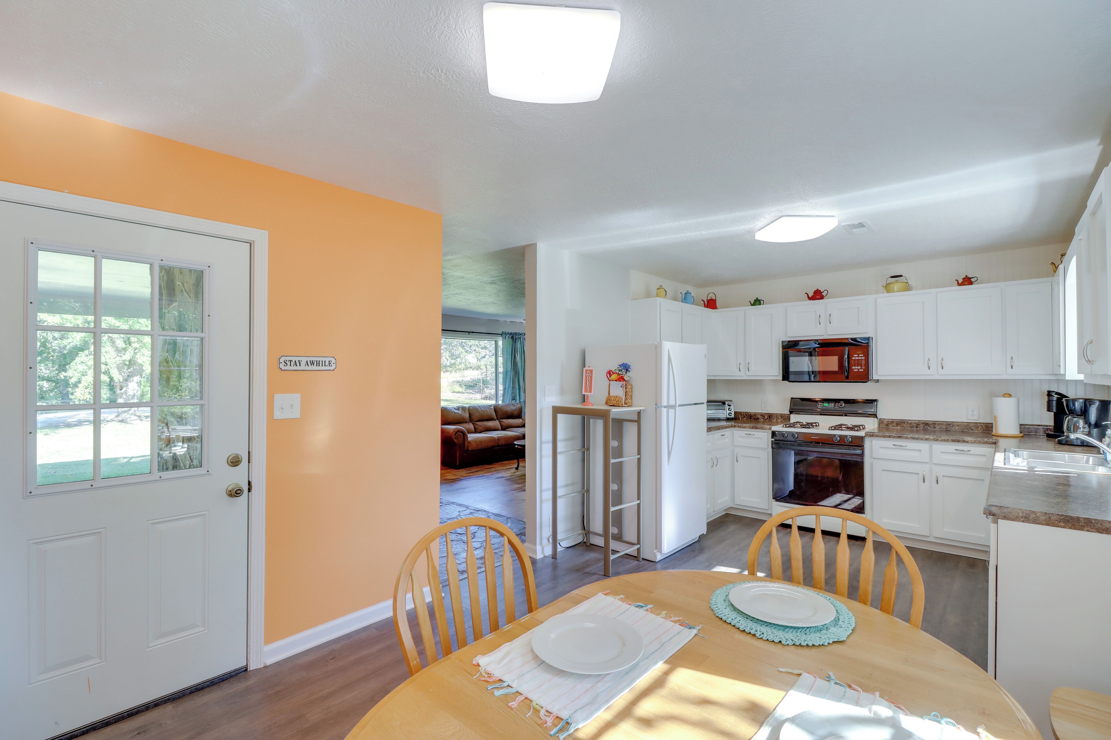 House (3 Bedrooms) | Interior