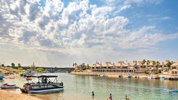 Apartment (2 Bedrooms) | Beach