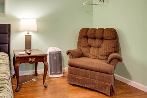 Apartment (0 Bedroom) | Interior