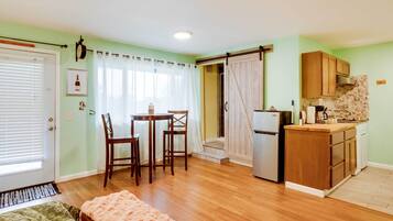 Apartment (0 Bedroom) | Interior