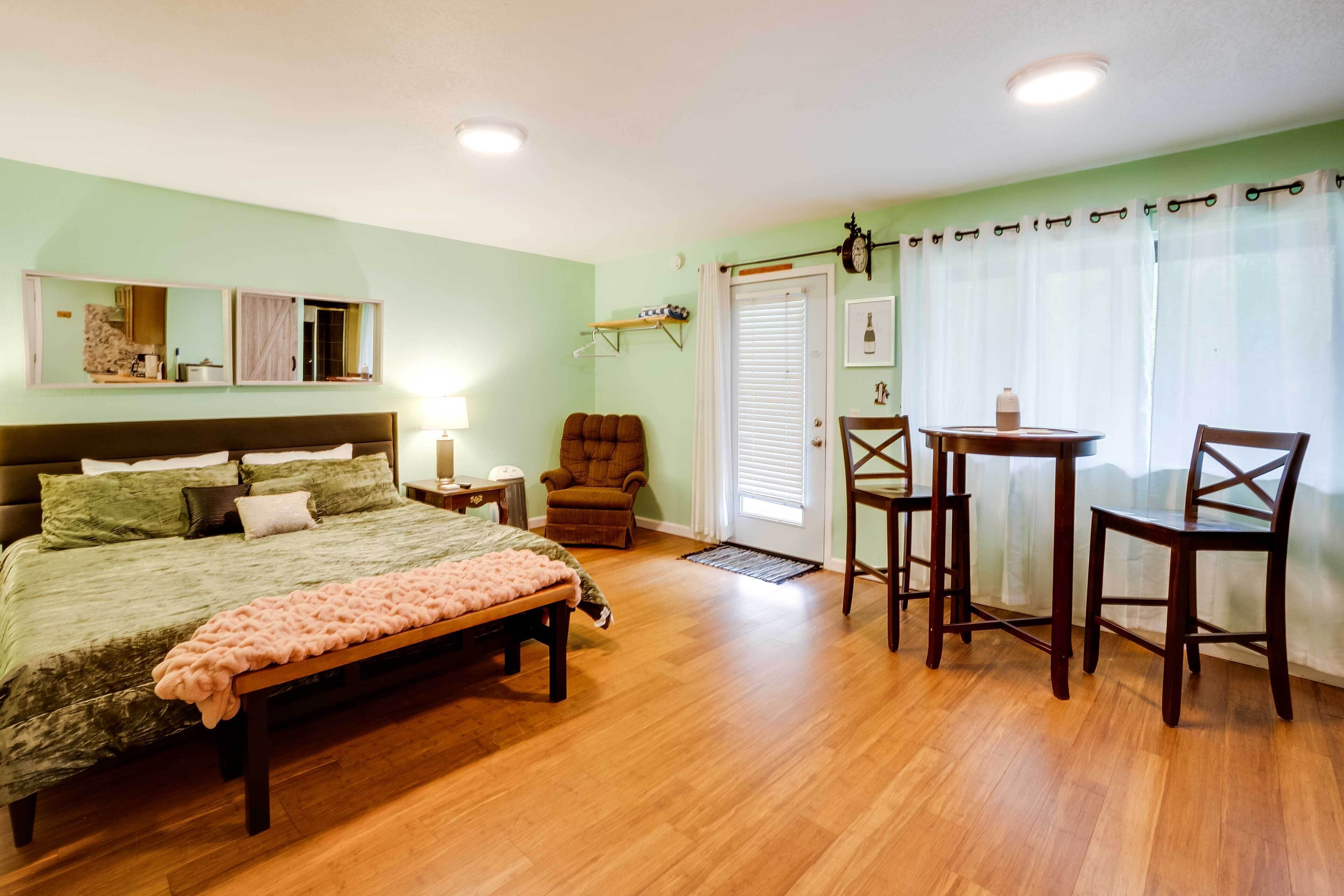 อพาร์ทเมนท์ (0 Bedroom) | ด้านหน้าที่พัก