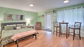 Apartment (0 Bedroom) | Interior