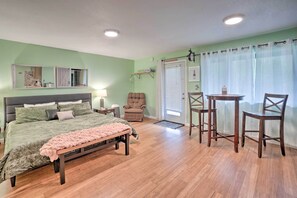 Apartment (0 Bedroom) | Interior