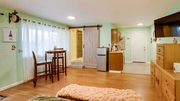 Apartment (0 Bedroom) | Interior