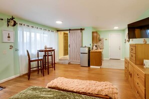 Apartment (0 Bedroom) | Interior